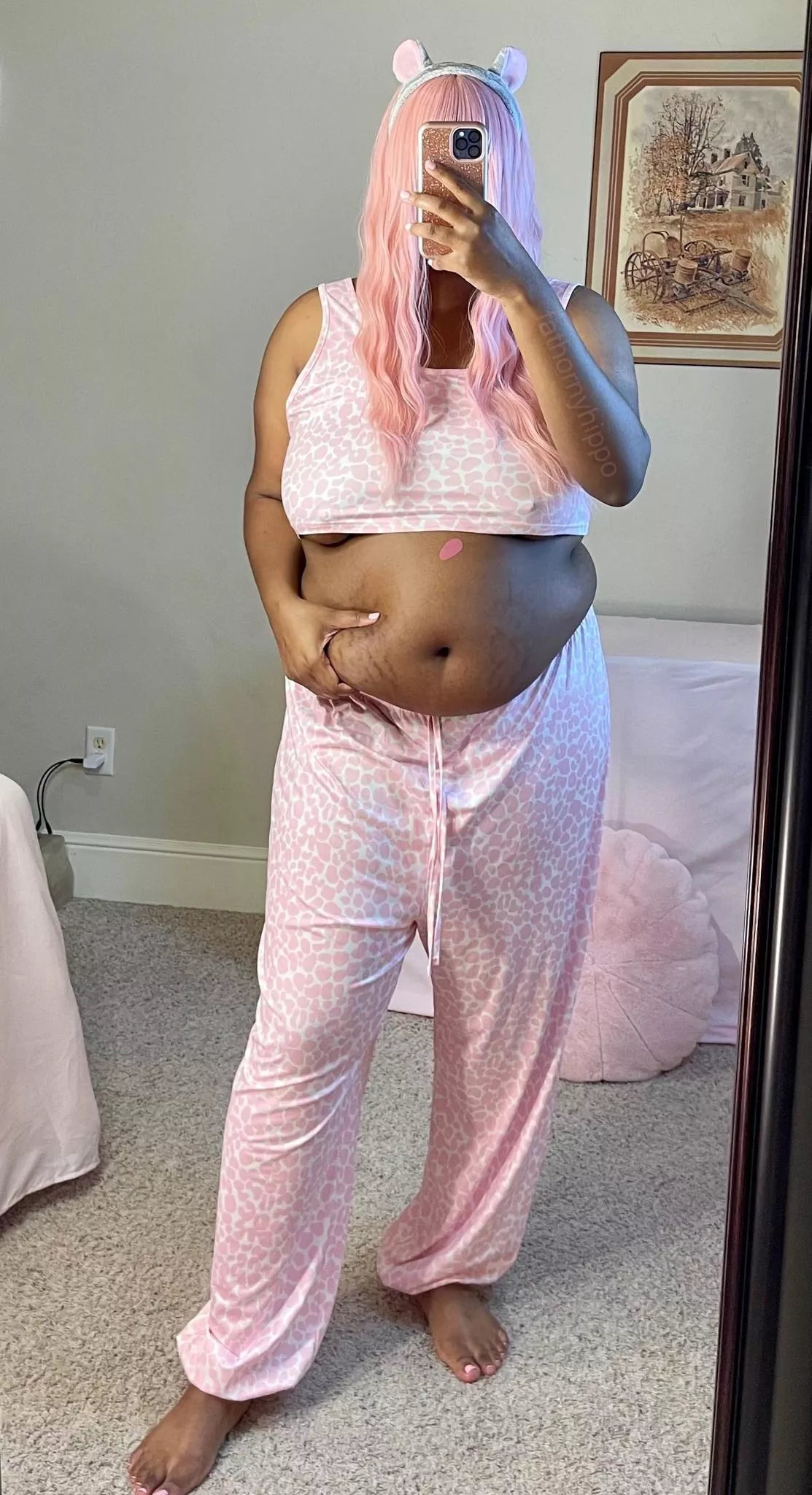 Chubby belly! posted by fathornyhippo