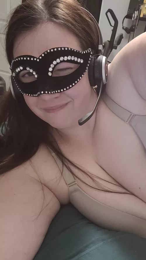 feeling flirty by FullaSassittarius