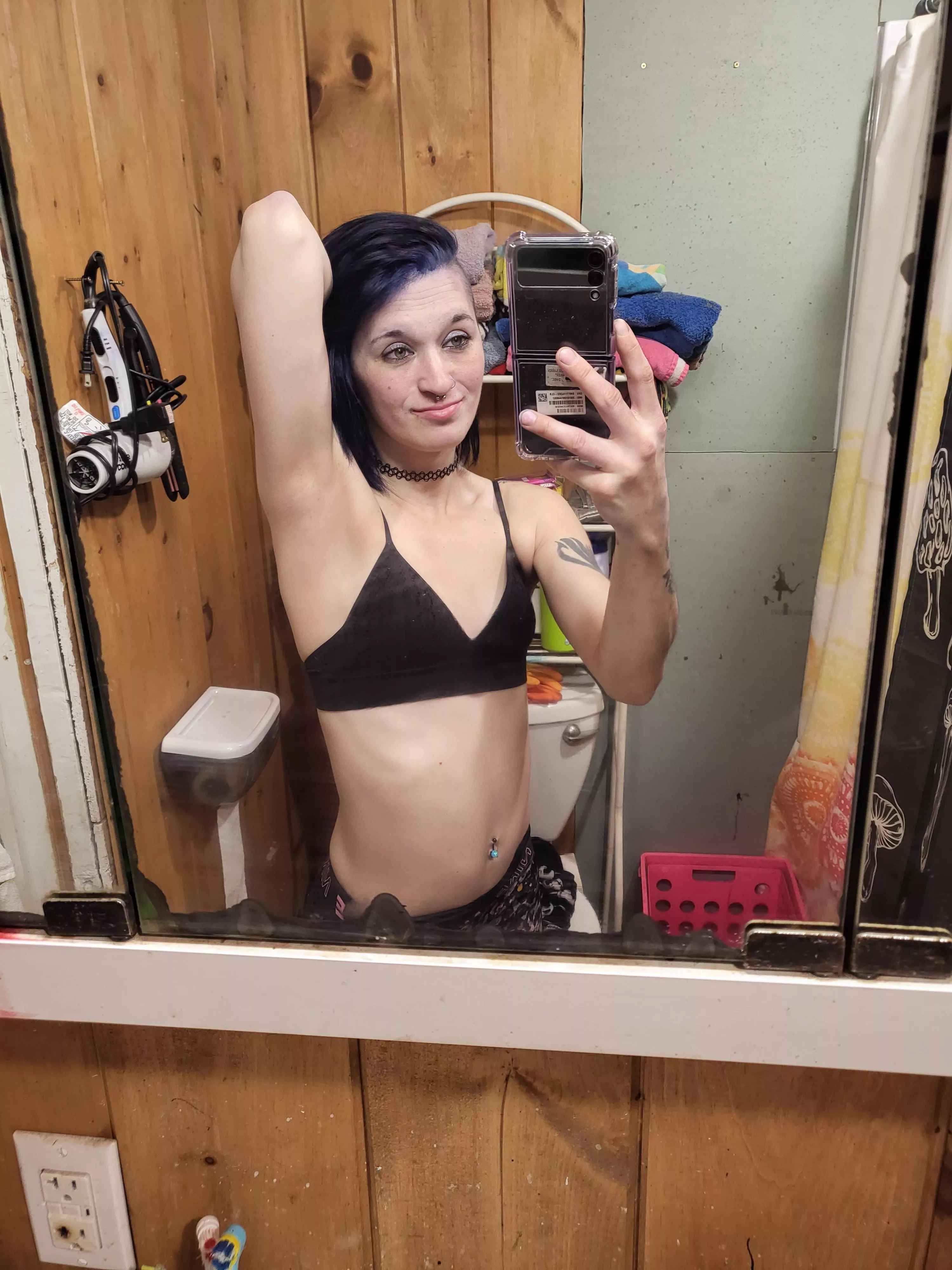 happy Friday everyone🤗 posted by Zeemako420