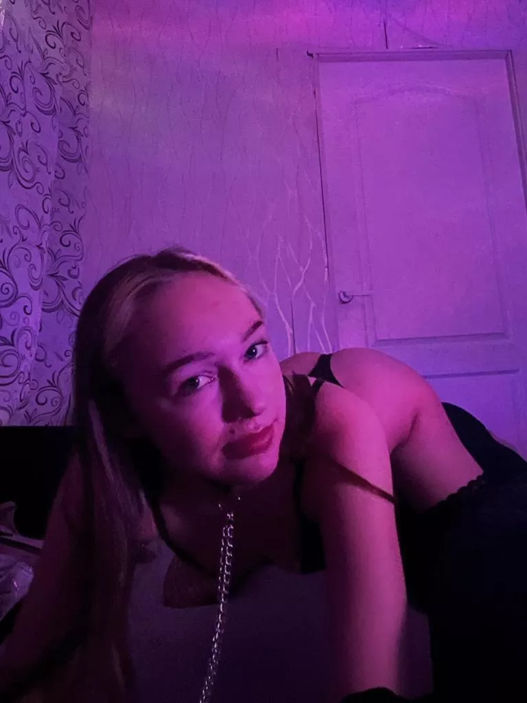 i need a hard fuck [F] posted by CapriceWay