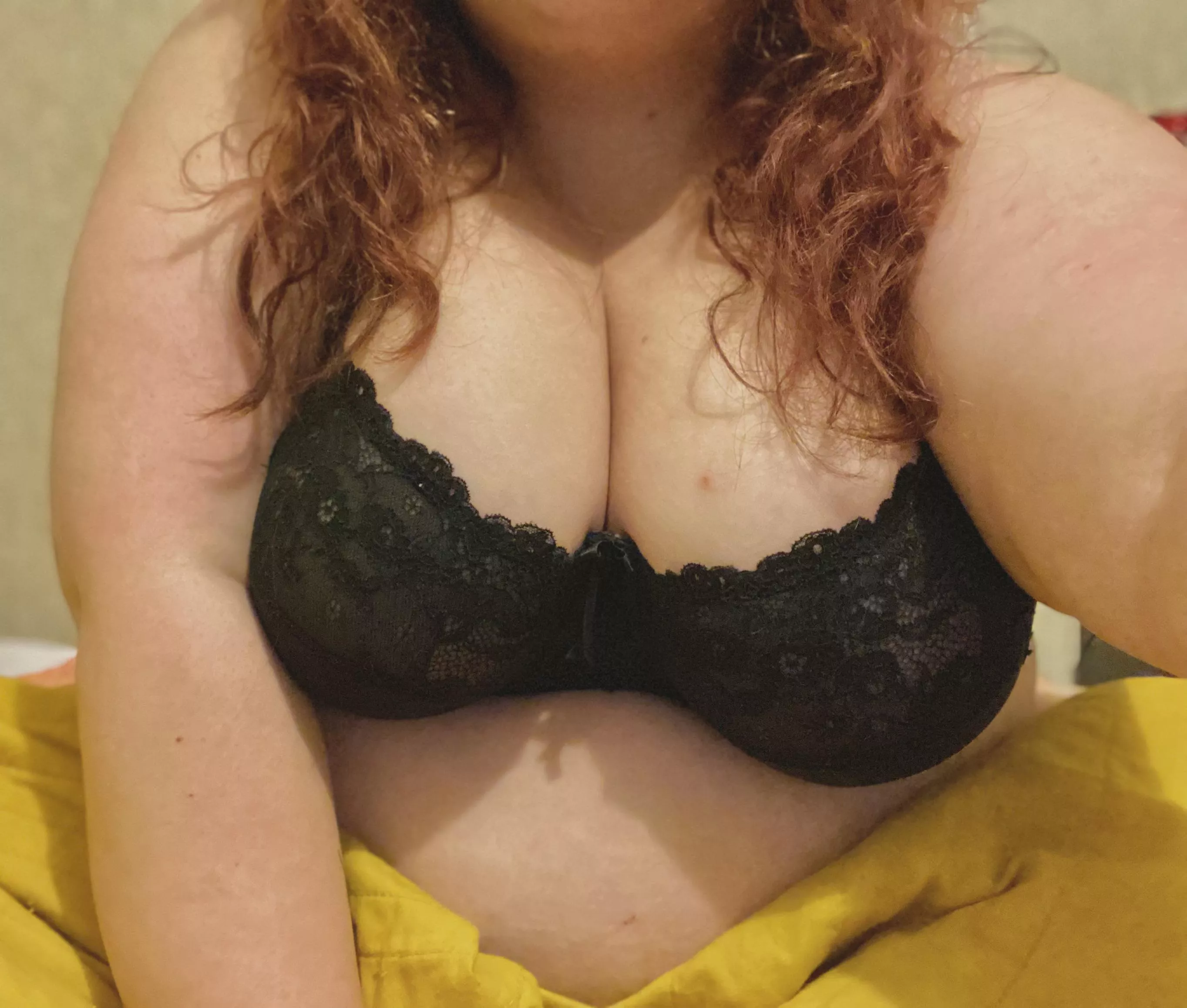 🖤 I should be sleeping right now posted by _Delilah_Mae_