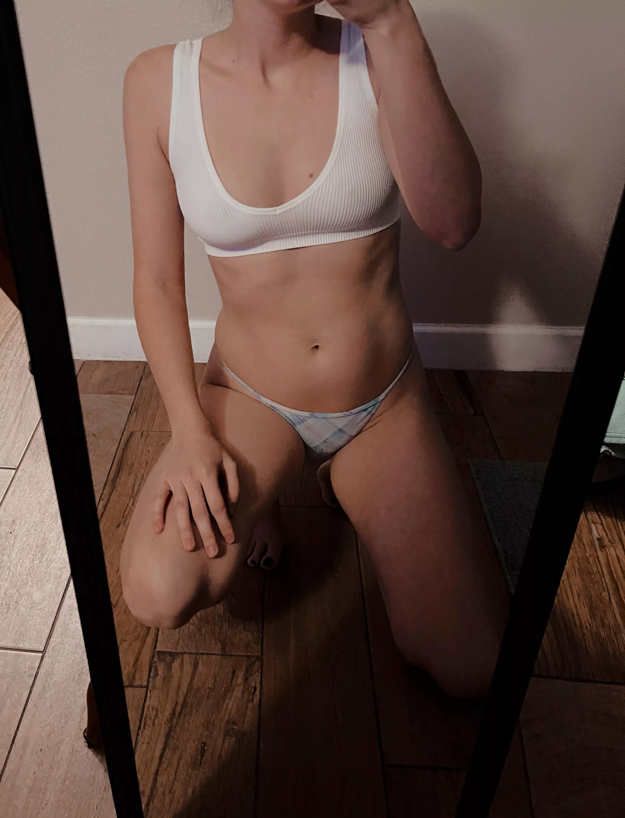 Just a little mirror picture 😋 posted by dayy_tripper