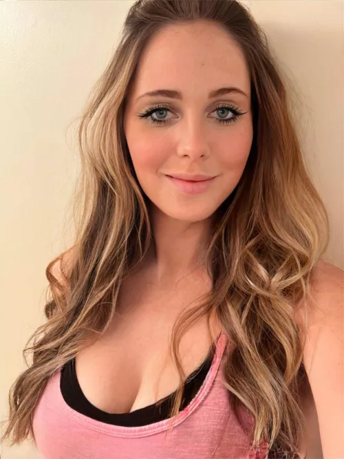 Just a normal selfie but definitely not the type of photos on my OF.😉 OF link below👇 by MaddyRose0817