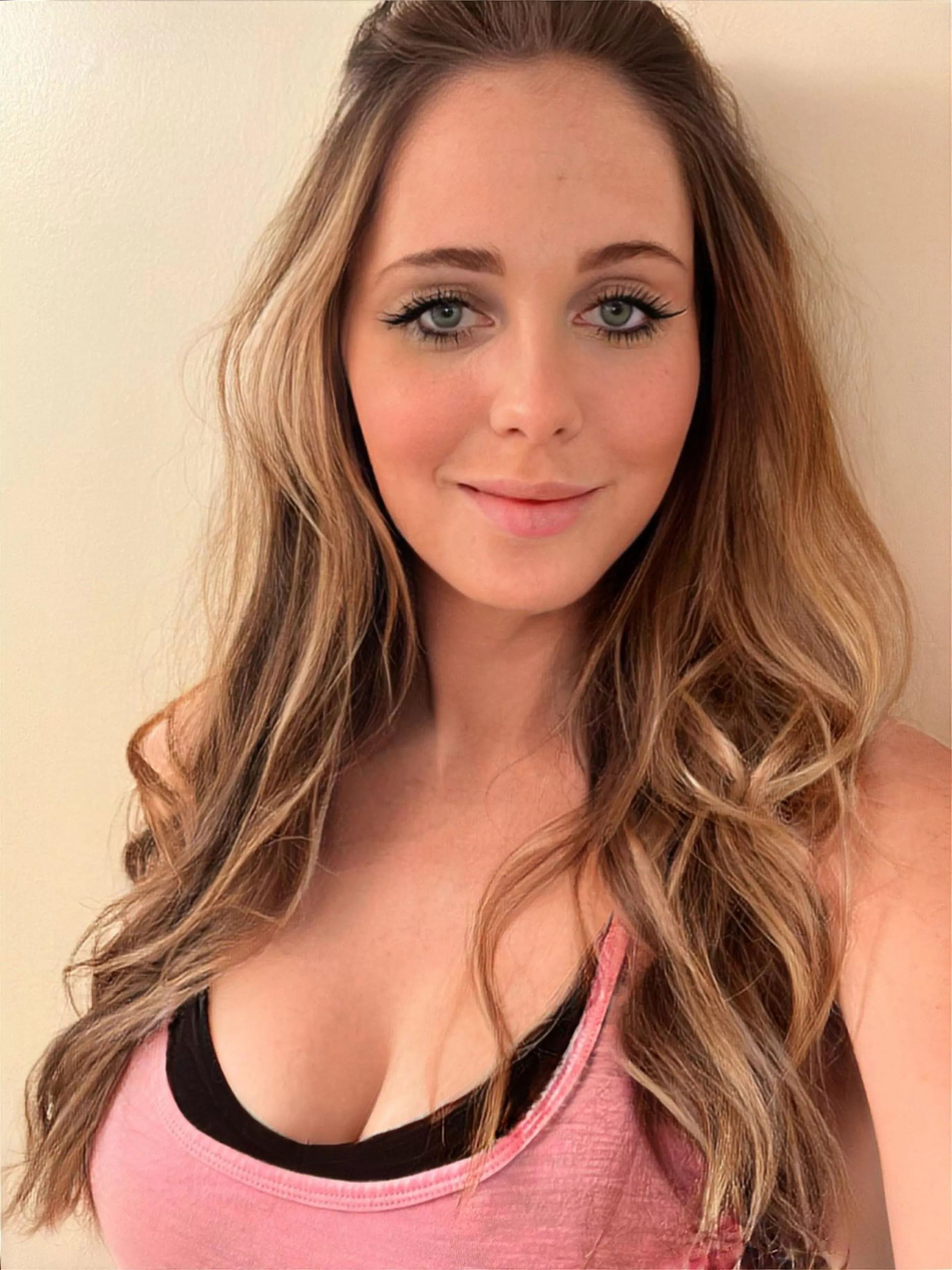 Just a normal selfie but definitely not the type of photos on my OF.😉 OF link below👇 posted by MaddyRose0817