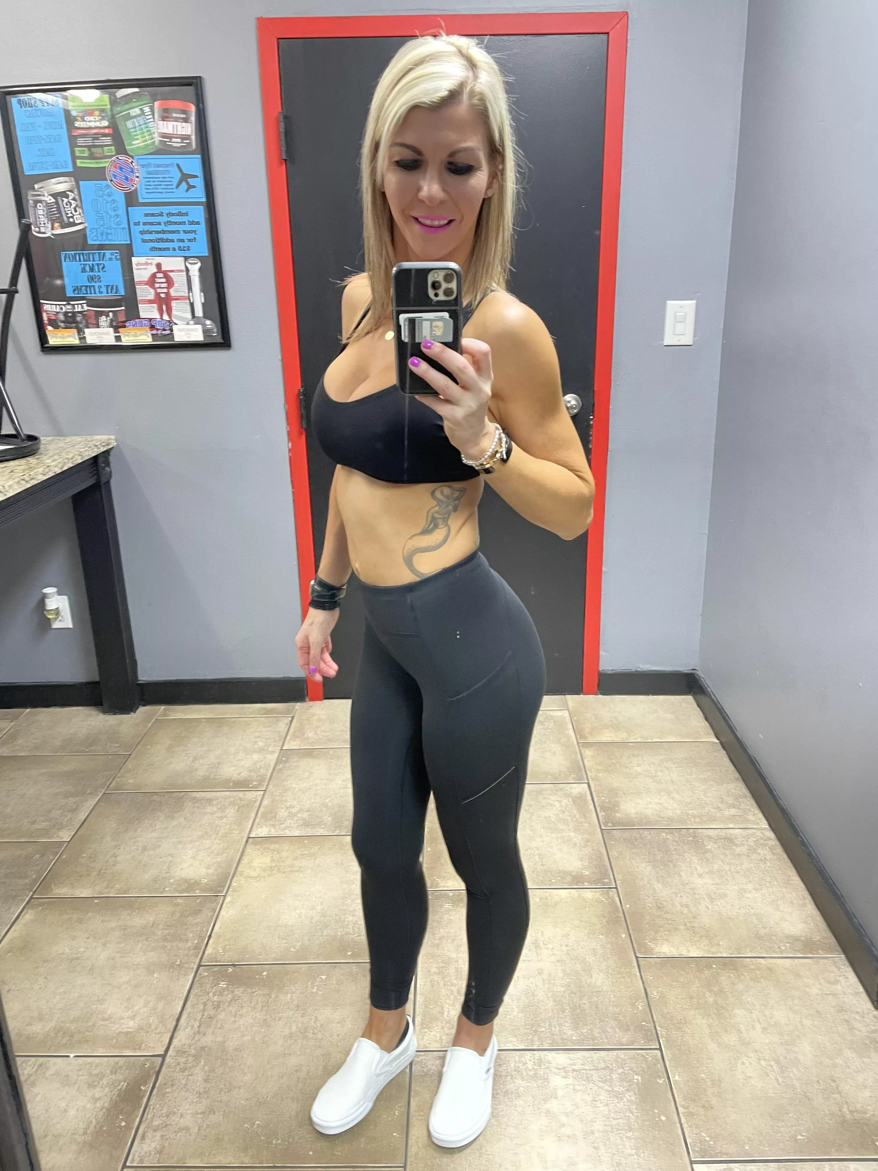 Just an average mature MILF taking pictures in the gym mirror of her yoga pants! posted by fitnesswife1983
