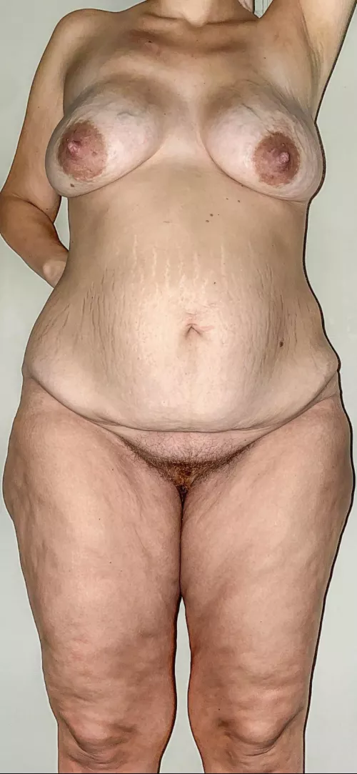 Love her mombod and milky tits! by biman055