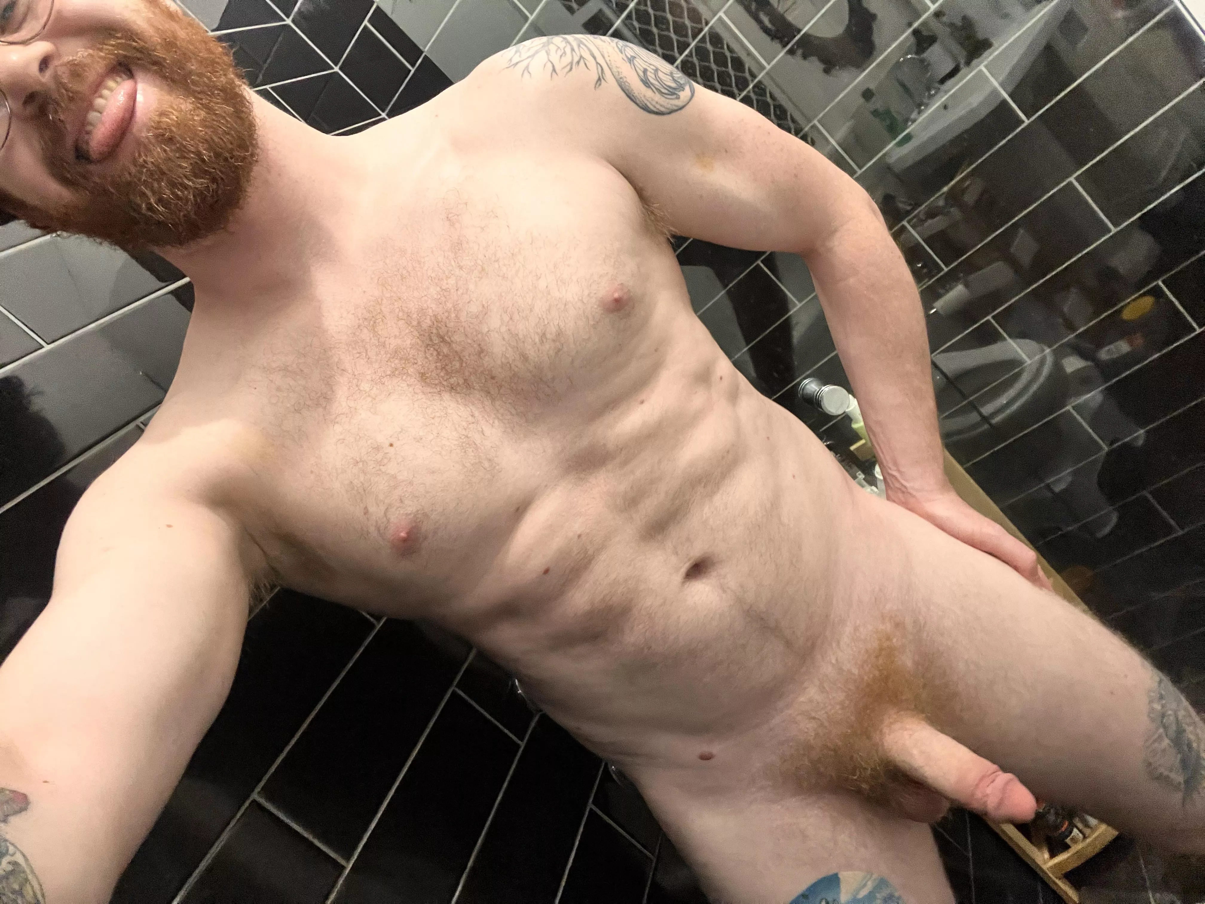 My abs are slowly coming back and I couldn’t be happier! 💪 posted by papiginge