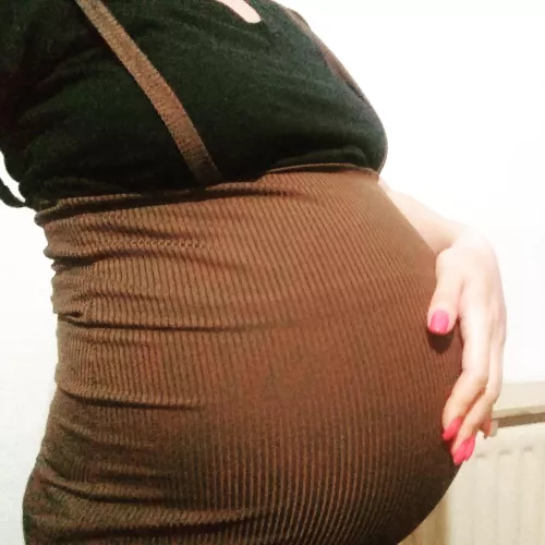 Pregnant pop belly by bluediamondgirl10