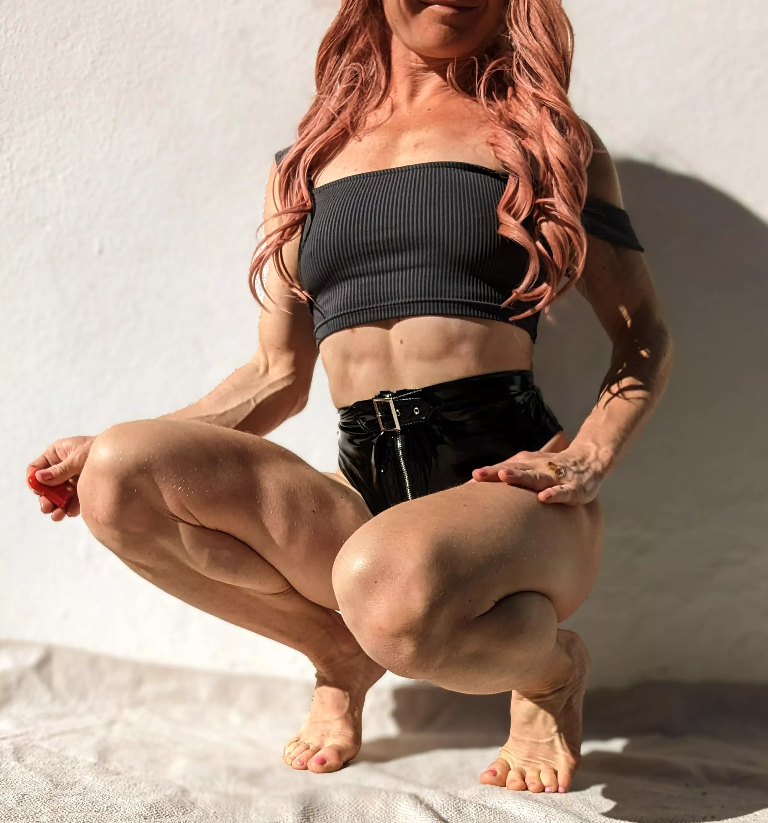 Strong legs mmm can squat for hours 😜 posted by powerfulzoyaxxx