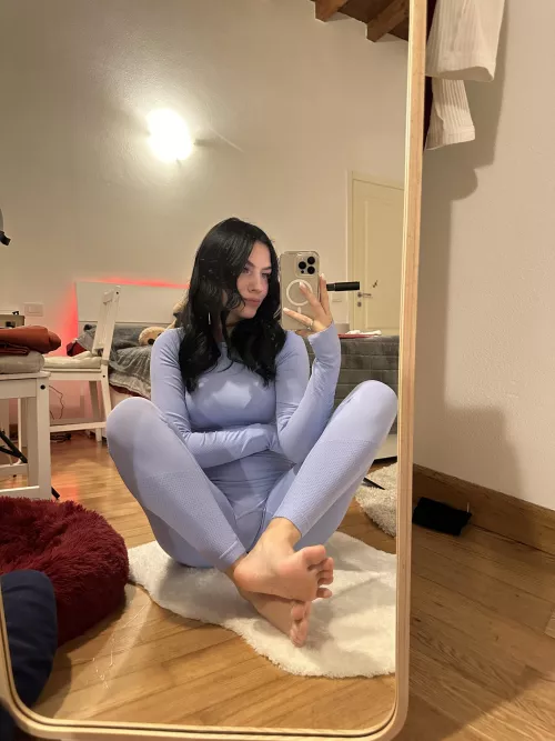 Toes or soles? by babyryna