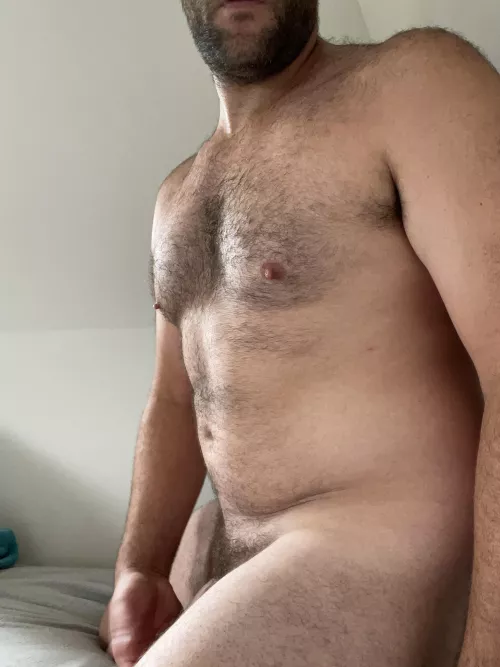 Want to play with these daddy nipples and soft chest hair? 🧔🏻‍♂️😘🧸💝 by Zaaaaddddyyyy