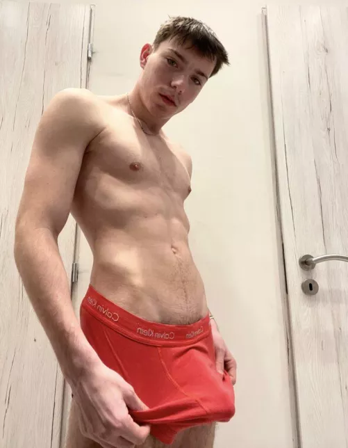 [19] @kolozsi_tomi come workout the third leg between my legs by OppositeWin3310