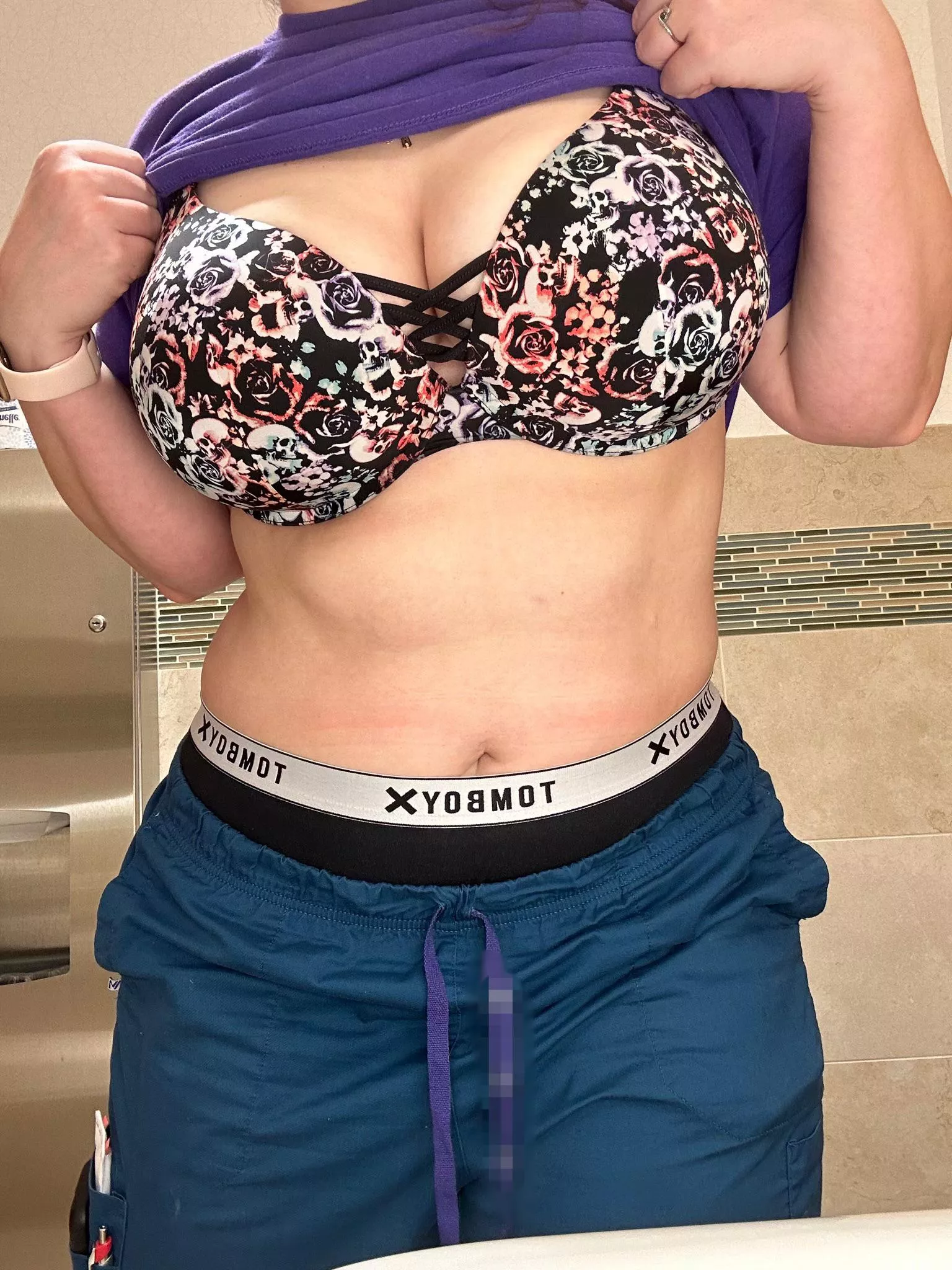 3rd shift shenanigans posted by femcurves_the2nd