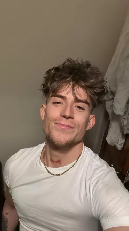 About to go on my second date with a hot guy, do i look okay? do you think he will like my looks and hair? by theofdevil