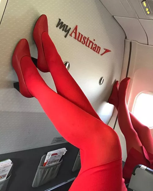 All red 🇦🇹 by arrayoutofbounds