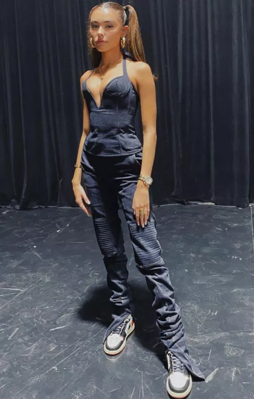 Been seeing a lot more Madison Beer than usual lately but I’m not gonna complain by itsthehornypolice