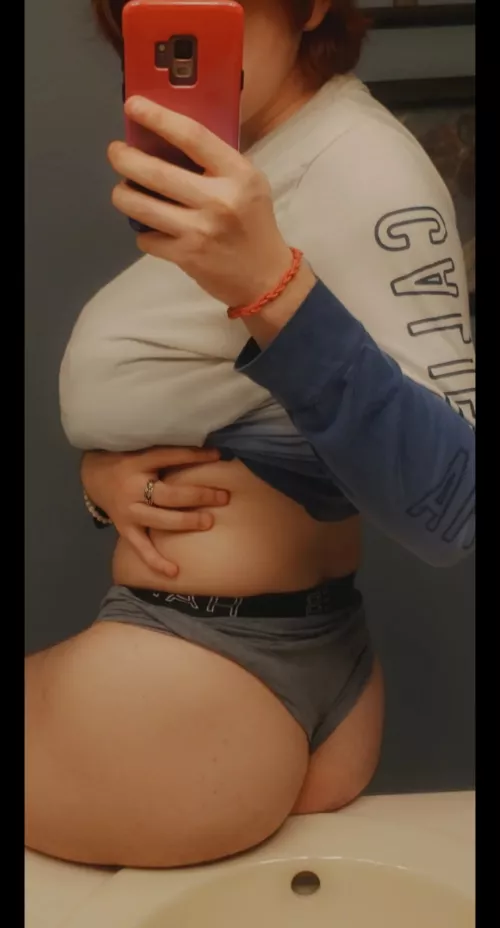 bigger girls have bigger butts, just facts 😉 by BryceTDH