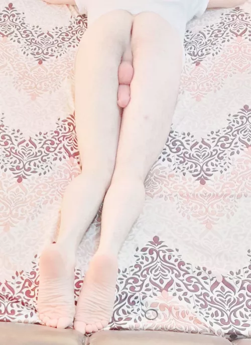 can anyone cumtrib/cocktrib on my pic ? dm me by ryanfemboy