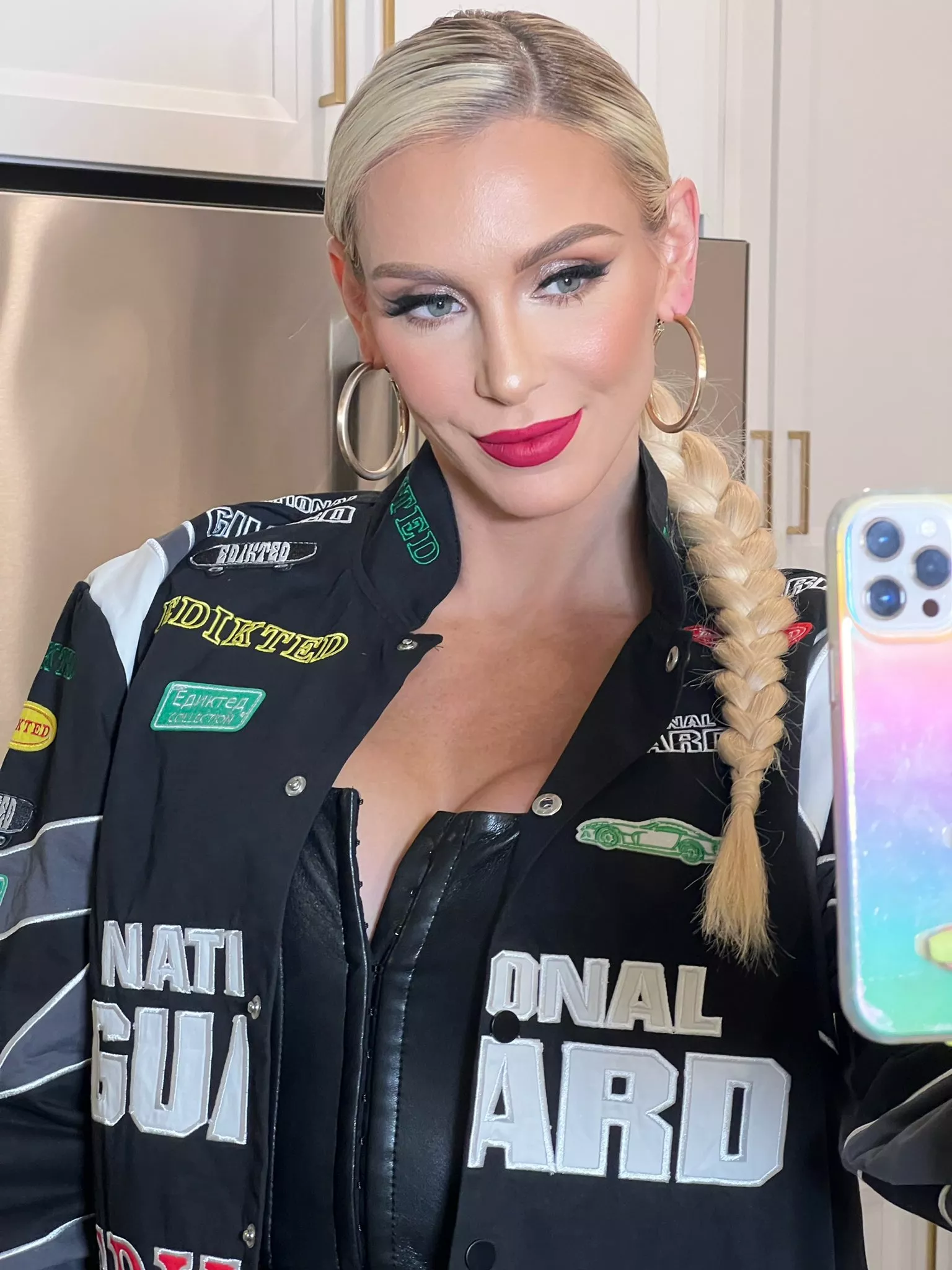 Charlotte Flair 🥵 posted by Alternative-Pair-898