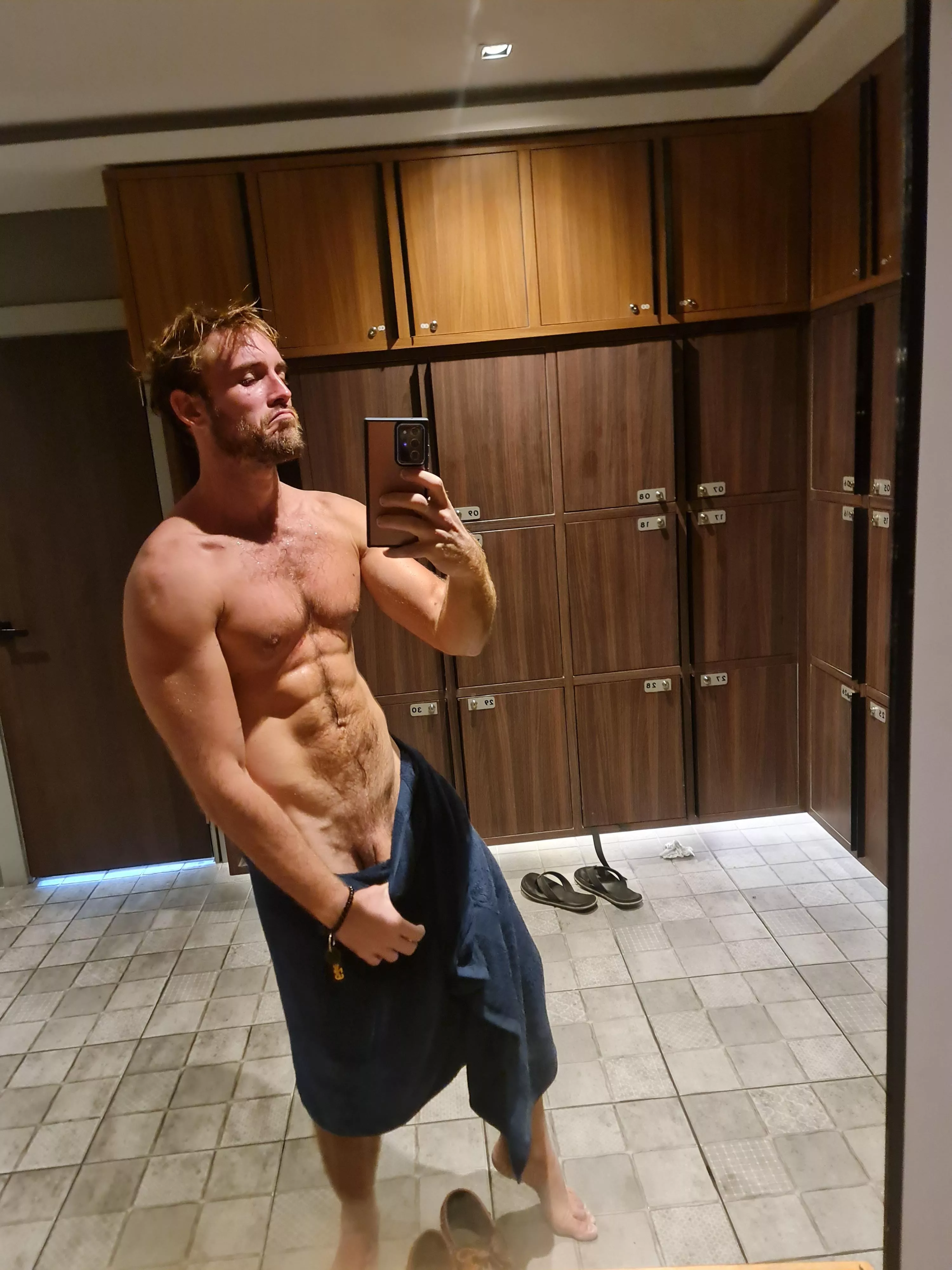 come to me 😎 posted by BenUKfriendly