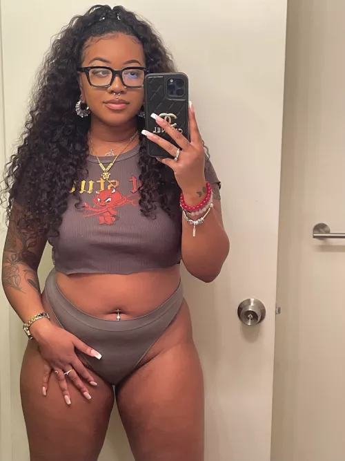 [f] my first post! cum say hello 😋 by n0va-resk