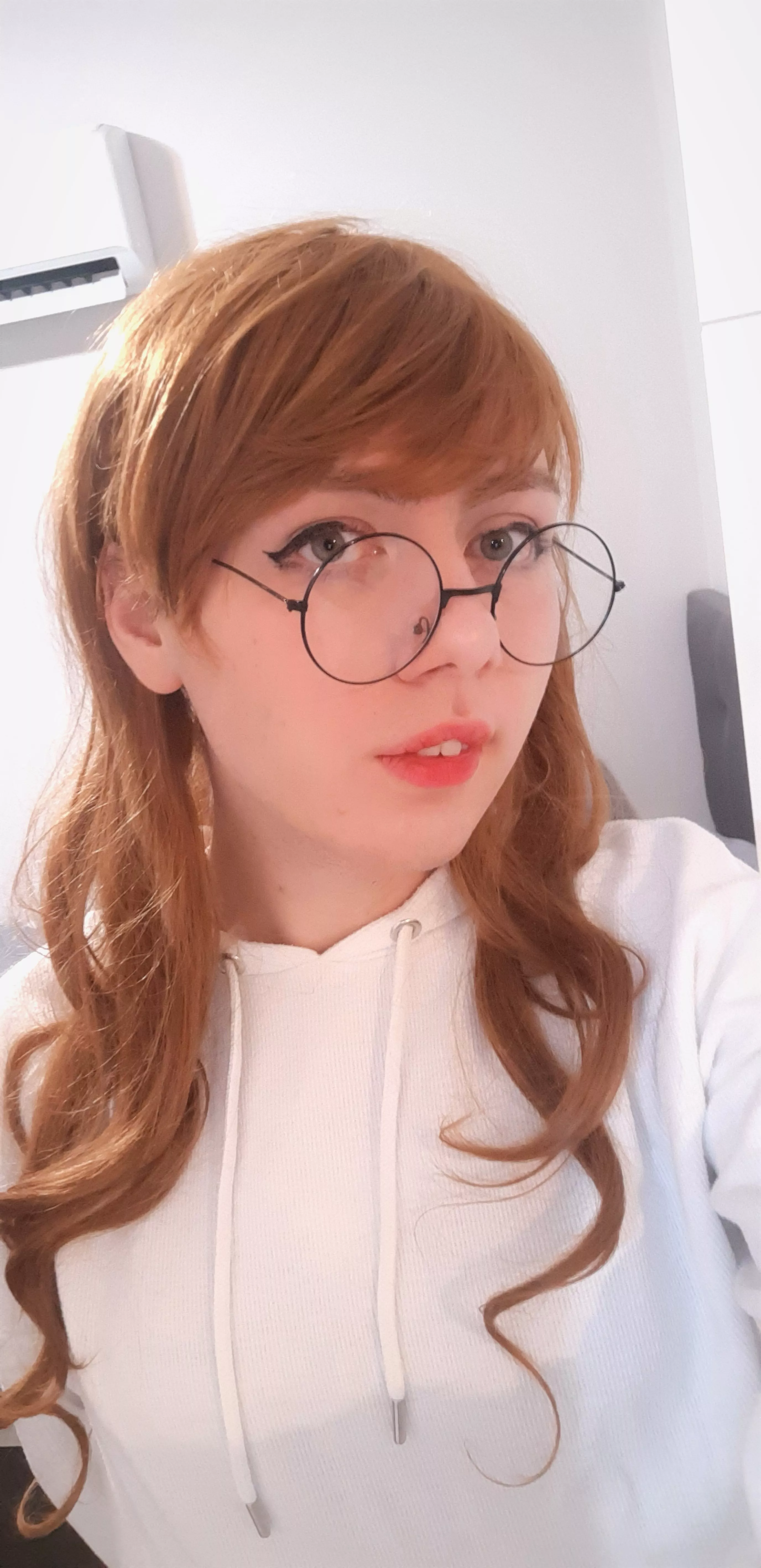 Giving Hair Behind Ears Thing A Try posted by Sweaty_Mechanic