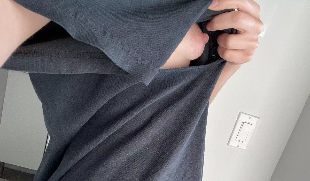 Guys look how big my armpit hole is! posted by Sugarberrykiss