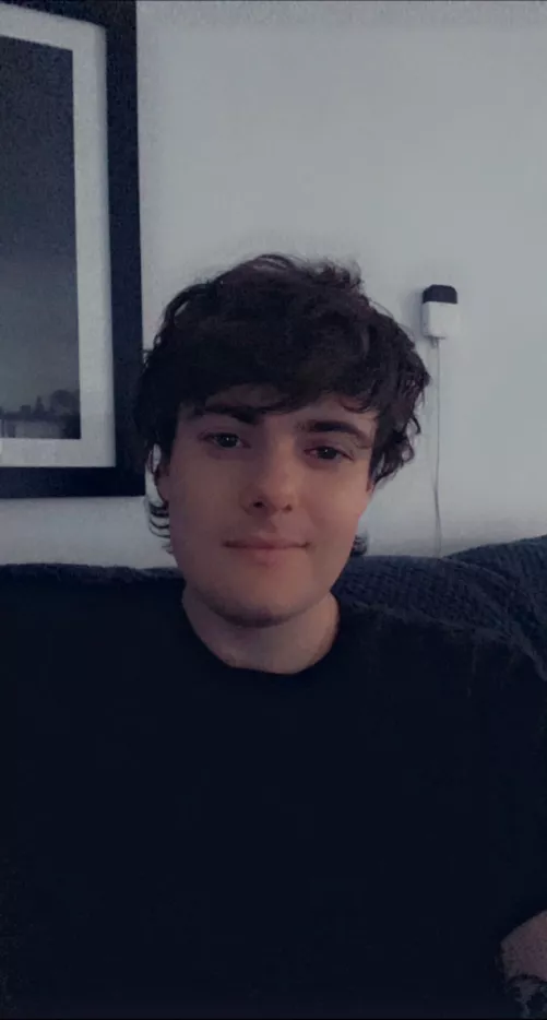 Hey 🙂 by Present_Roll_8616