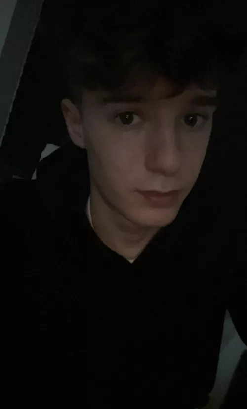 Heyy guys by dominicyea