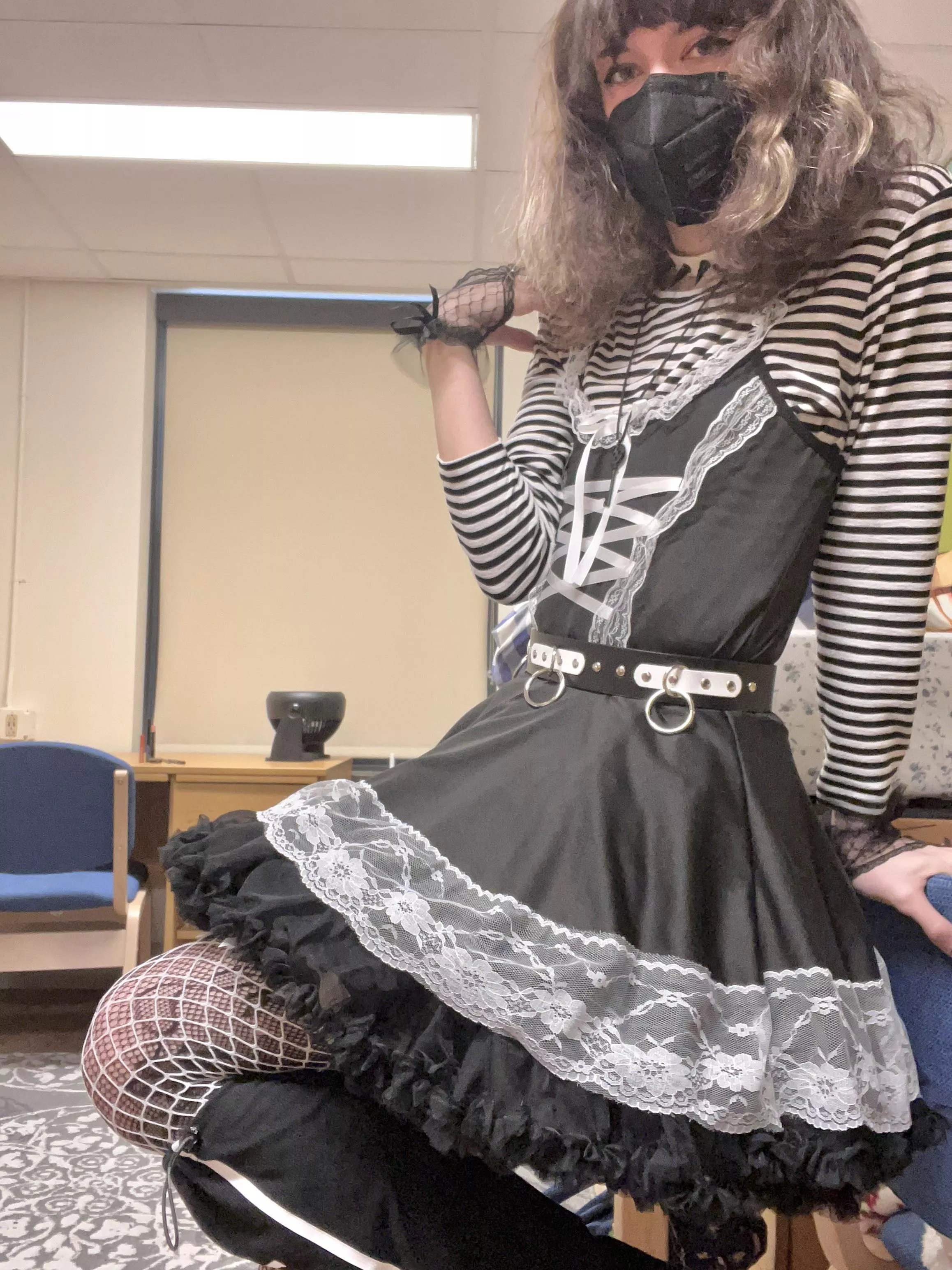 Hope your having a good weekend 🖤🤍 posted by KatLily47