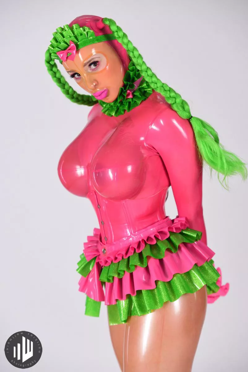 Innocent… 💚💗💚💗 posted by Miss_Fetilicious