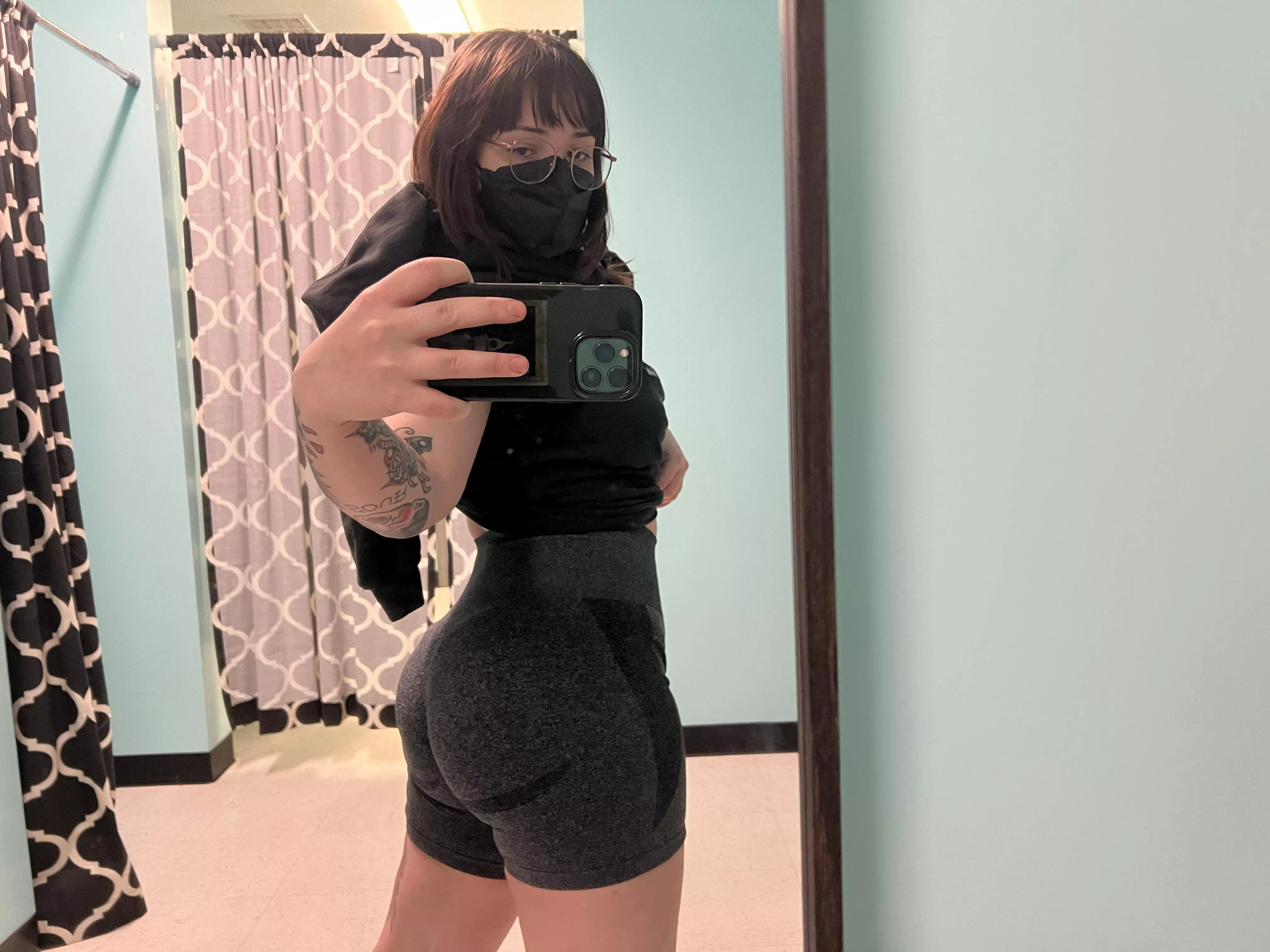 i’ve been growing my lil booty 🥲 i’m proud posted by emptygogurt