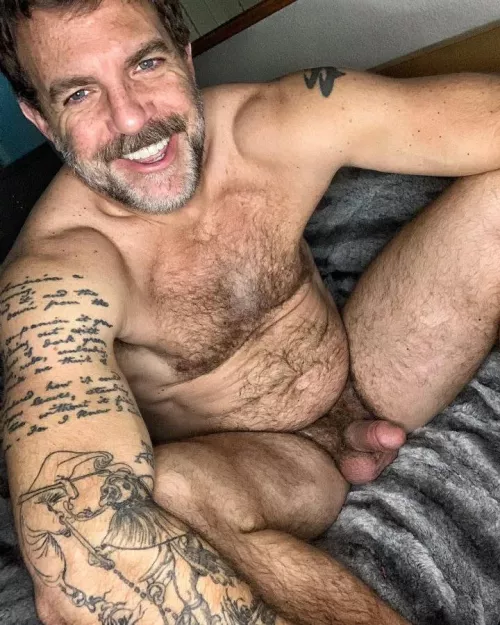 @jUNkDrAW3Rs (Twitter) by hairyfatso1