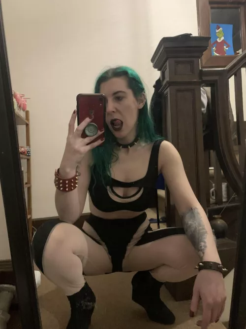 Little goth trophy by sirenskiss3