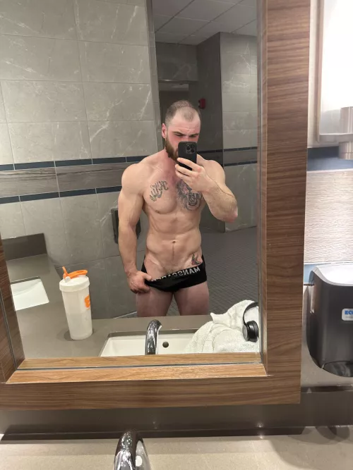 Little sauna and fasted cardio to start the day off right. 😈 by Dangerous-Deal-6018