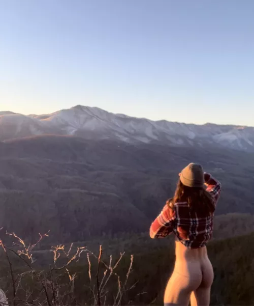 [M] Sun-kissed Buns by InnocuouslyDated