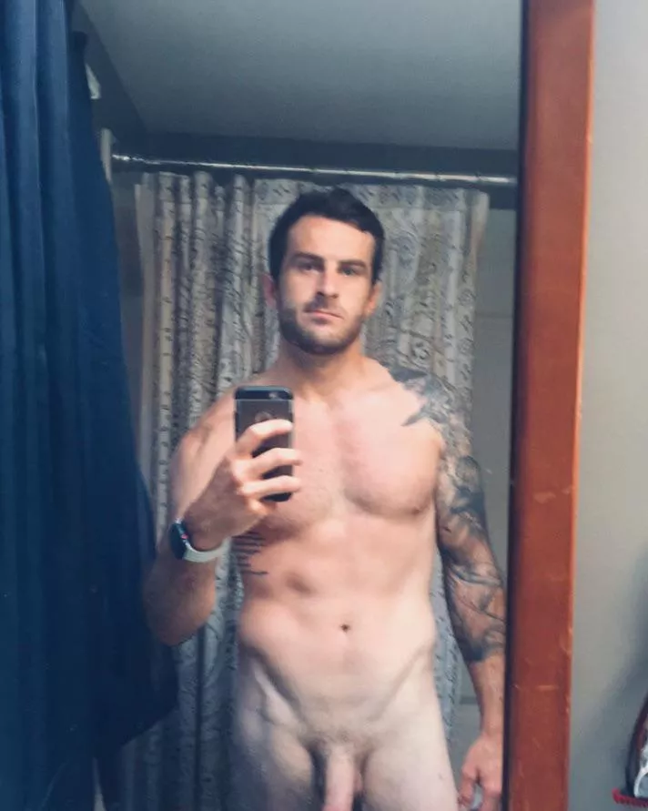 [M]30 wanna hang out? [4f] posted by fitflirt12