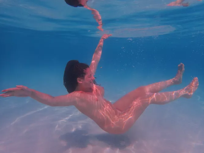 Making underwater pictures is more difficult than I thought😂😂 Twilight Beach - West Australia by Bella-Fiore