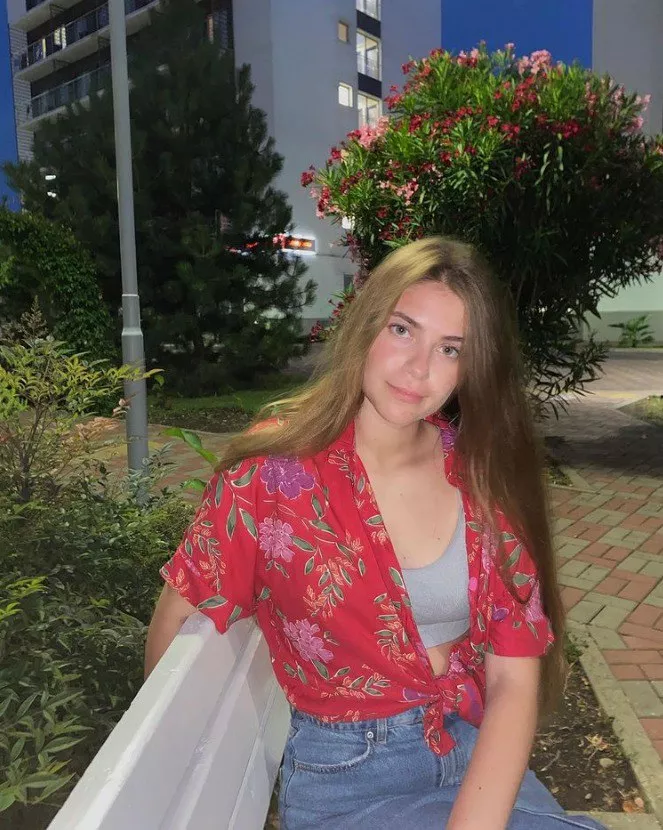 @meelizzyy posted by No_Barnacle_6472