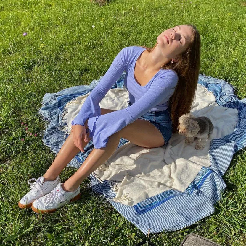 @meelizzyy posted by No_Barnacle_6472