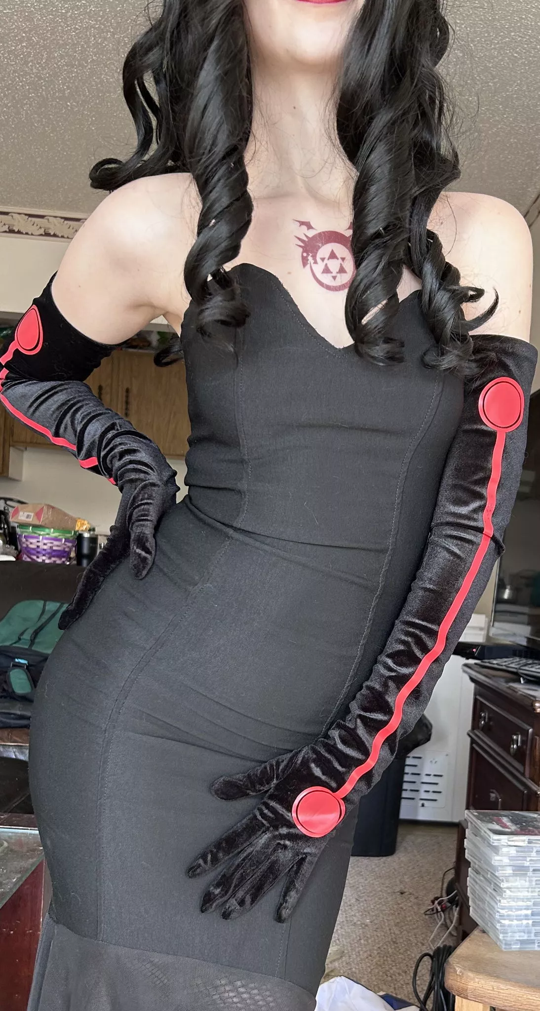 my cosplay fits like a glove 😍 posted by spooky_sprout7