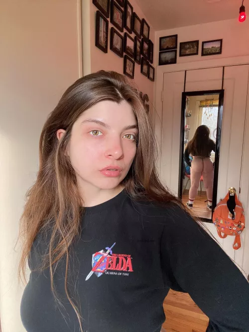My girlfriend is thicc in the back by Theyounggetstronger