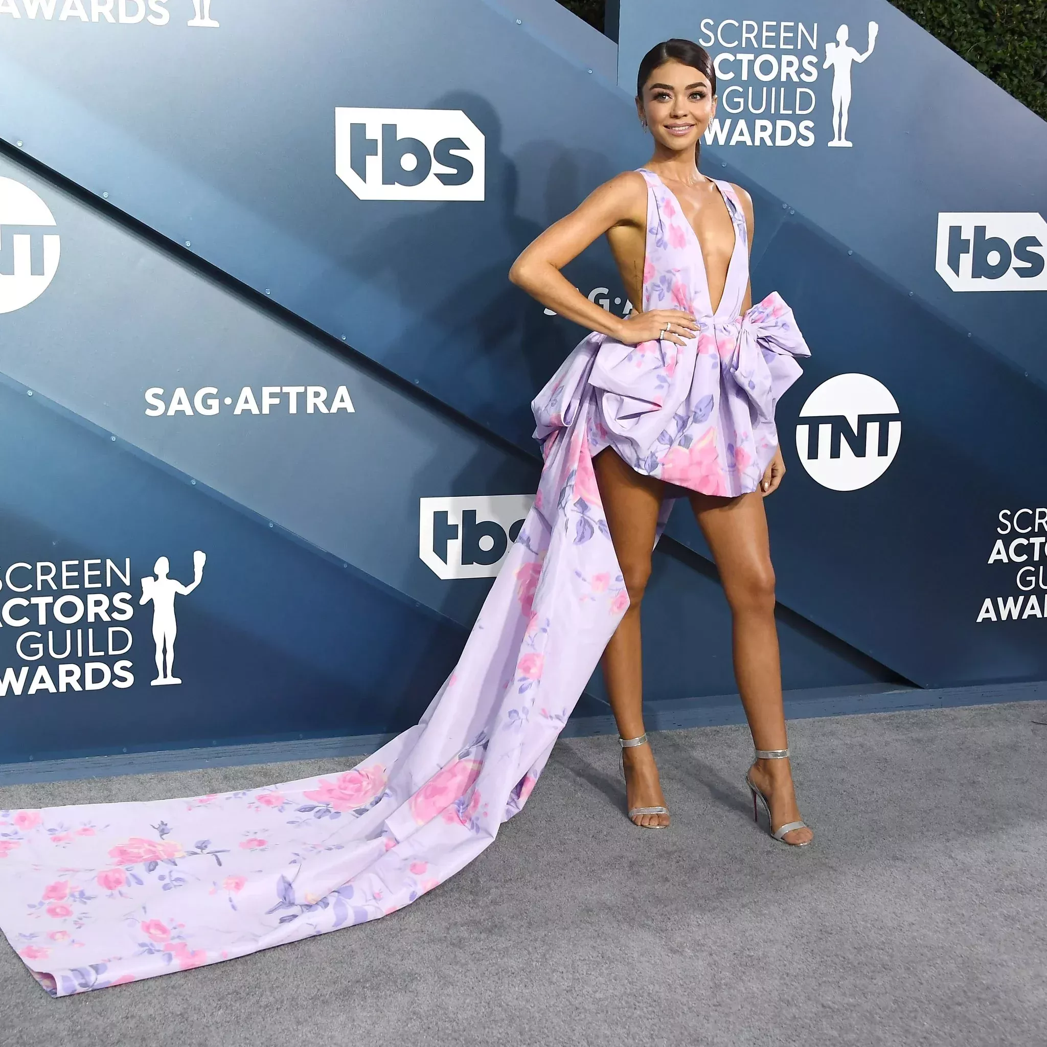 Sarah Hyland posted by Sufficient_Poem2930