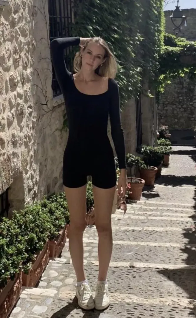 Showing off the gap in all black by swordmastax10