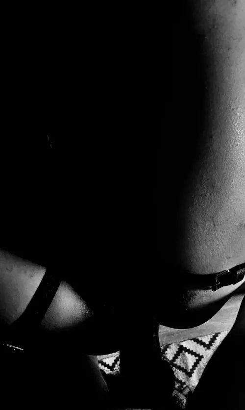 Sometime less is more [f] [m] by neverg0back