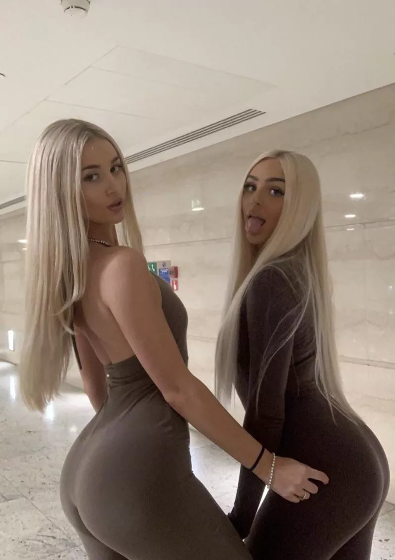 these 2 chavs tight arses 😍🍑 posted by charlisexyslut