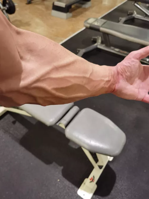 These hands can do a lot 💦 by emalsworld