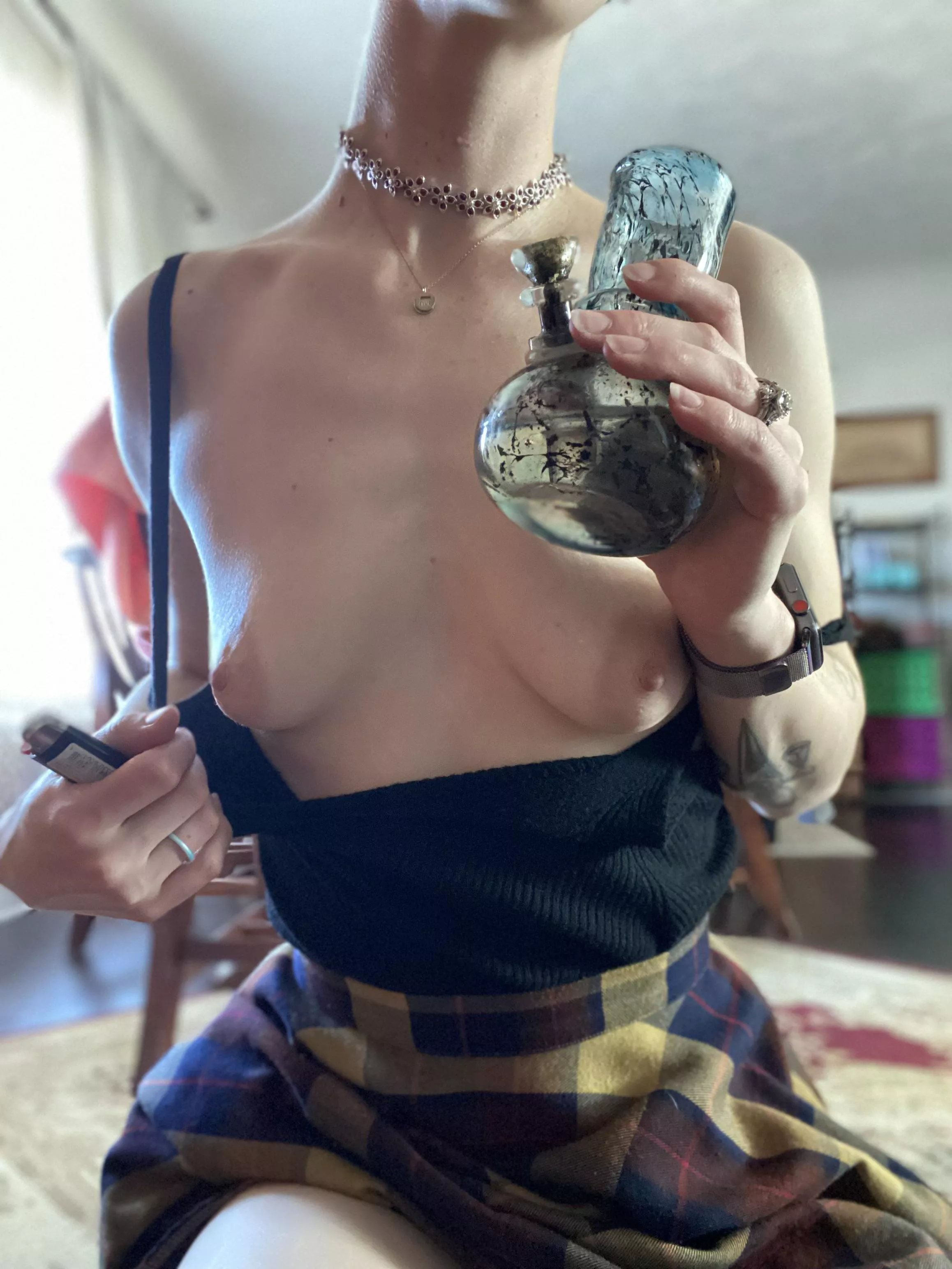 This is my favorite little bong (f25) posted by like_a_lemon