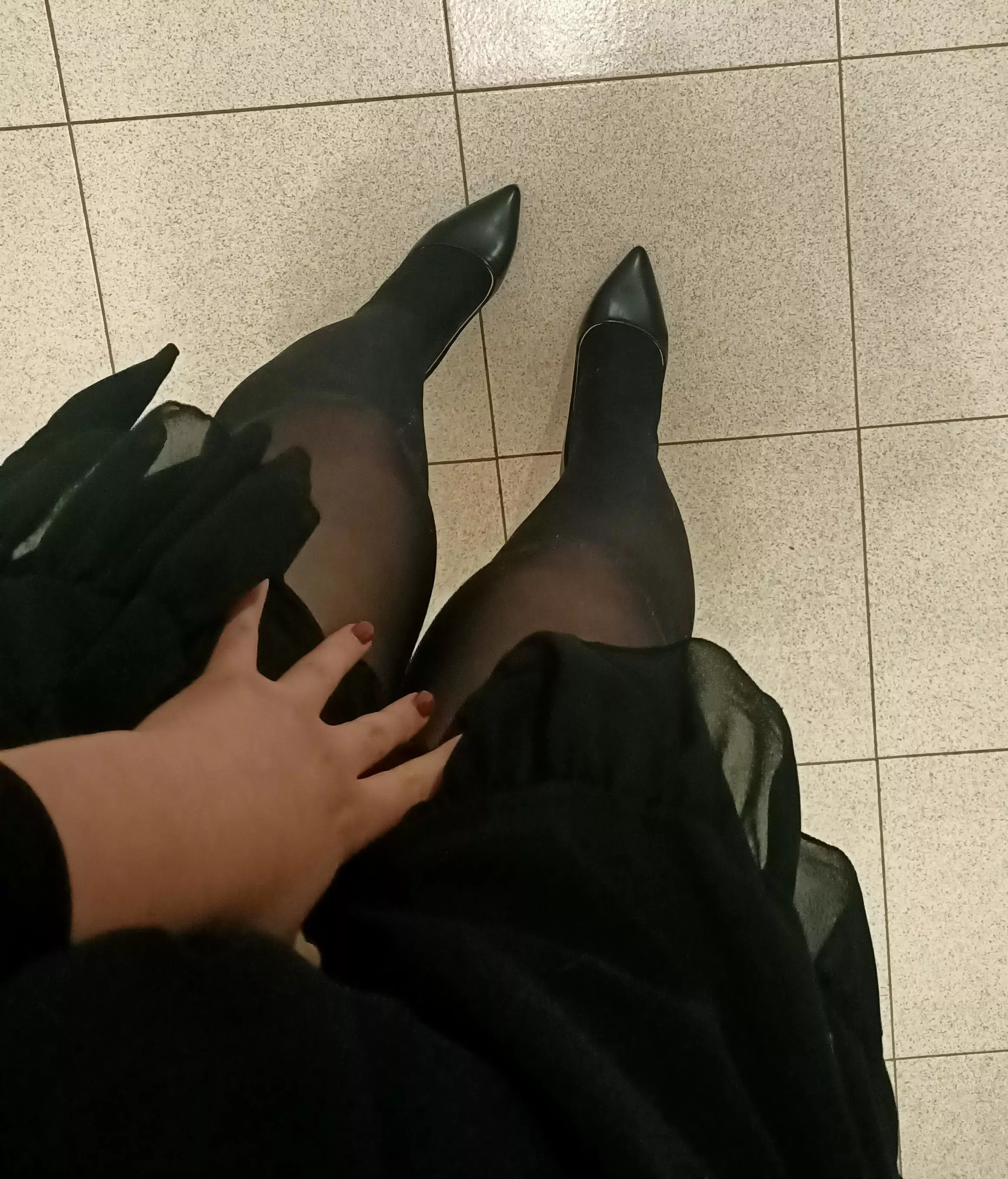 total black is so sexy posted by CarlottaCurvy