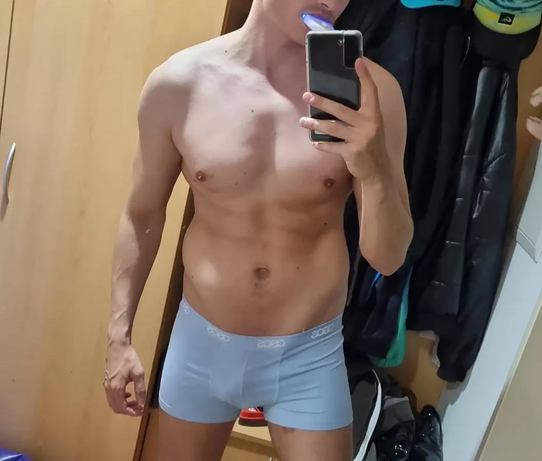 wake him up please posted by kokolatoo